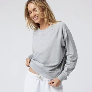 NWT Vuori Long Sleeved Halo Crew Sweatshirt in Heather Grey XL